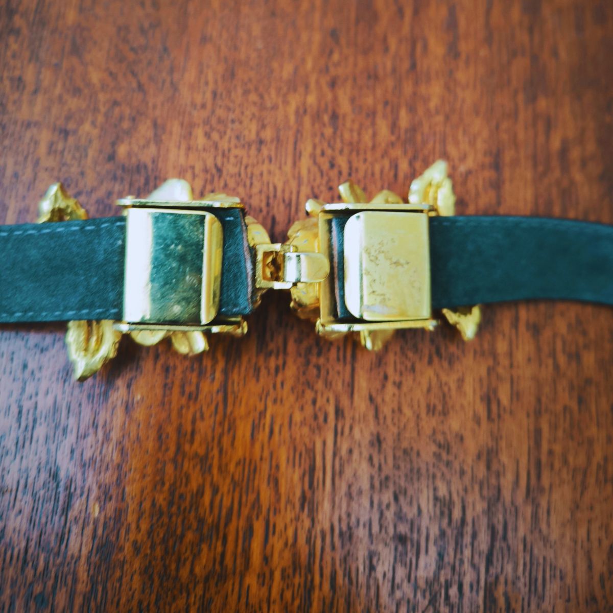 Ceinture en cuir boucle roses vintage