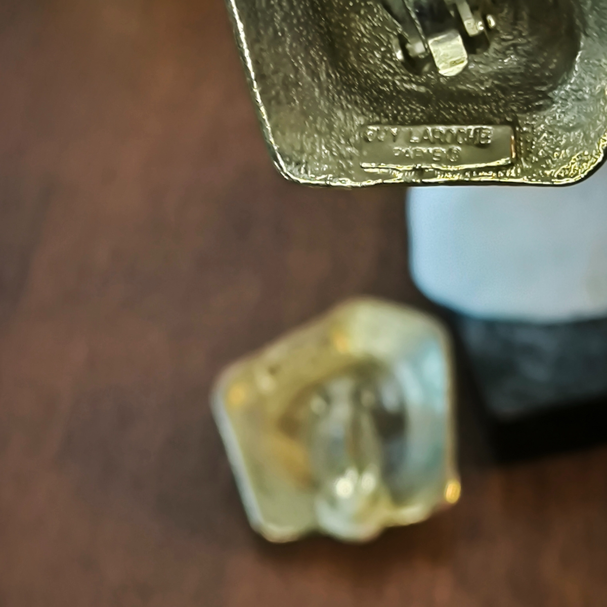 Boucles d'oreilles à clip vintage Guy Laroche