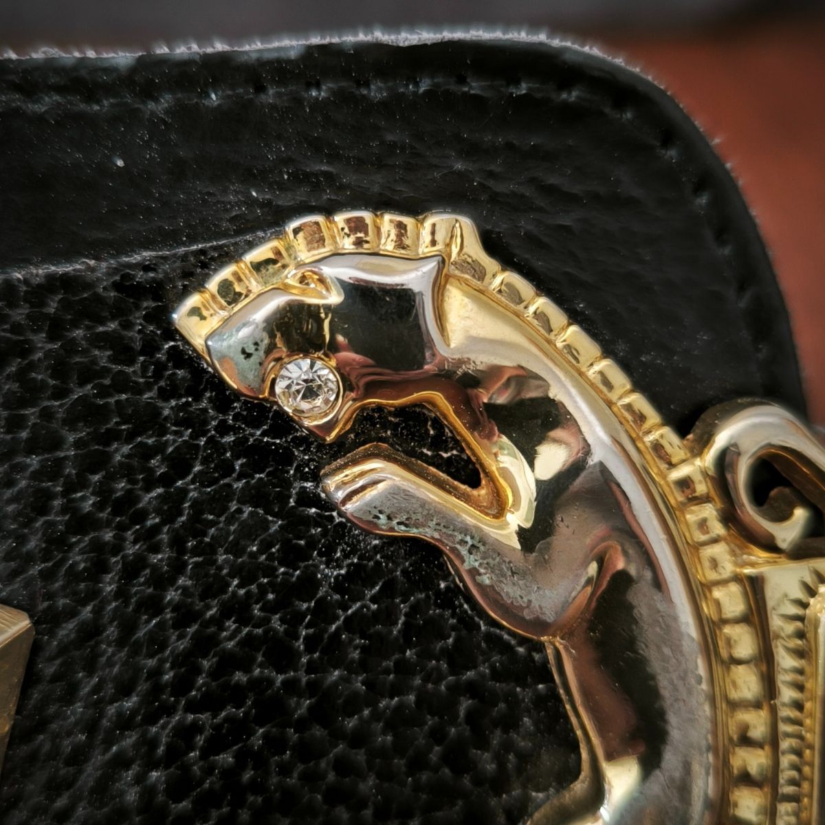 Ceinture cloutée aux tigres vintage