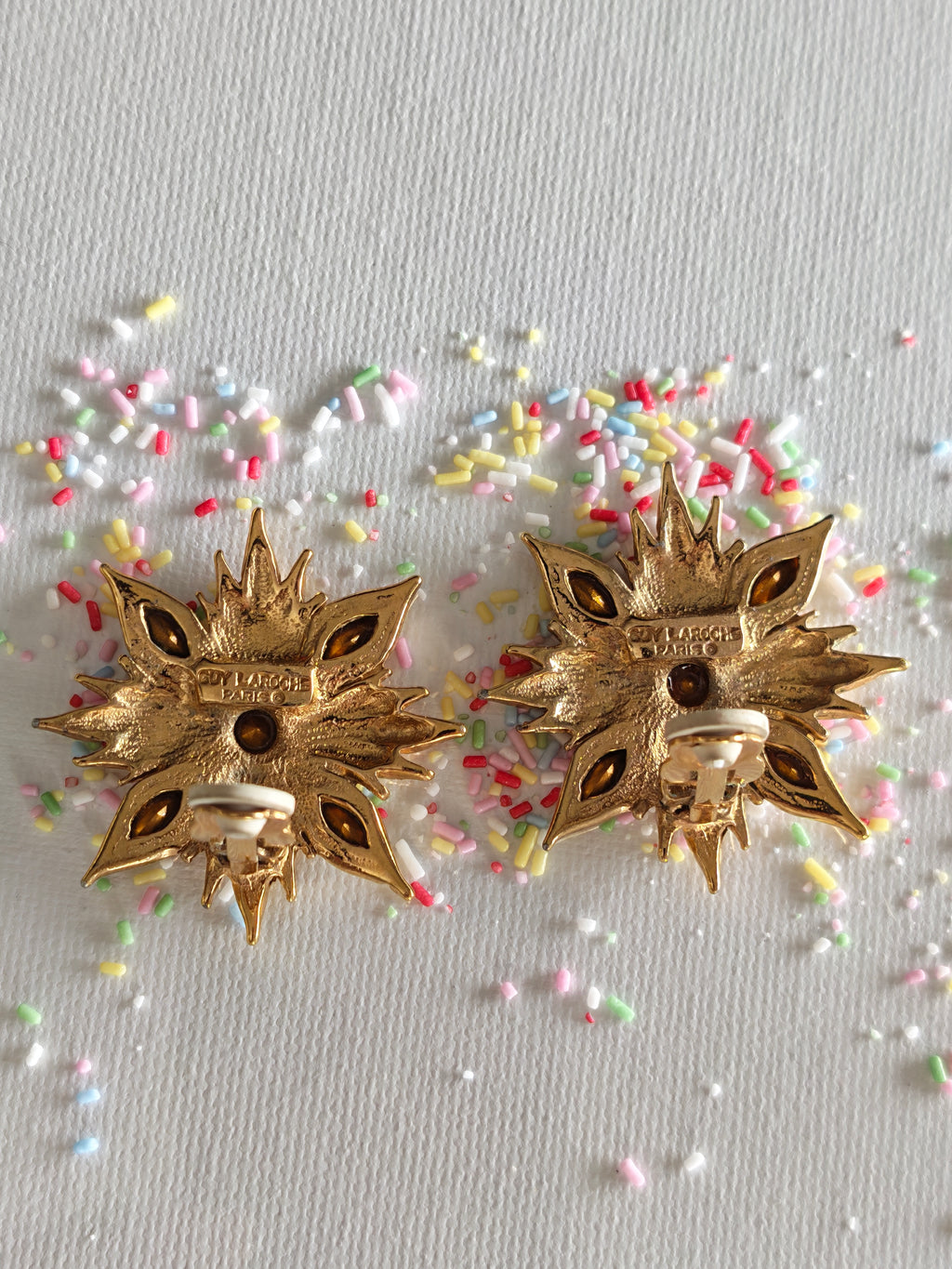 Paire de boucles d'oreilles clip Guy Laroche